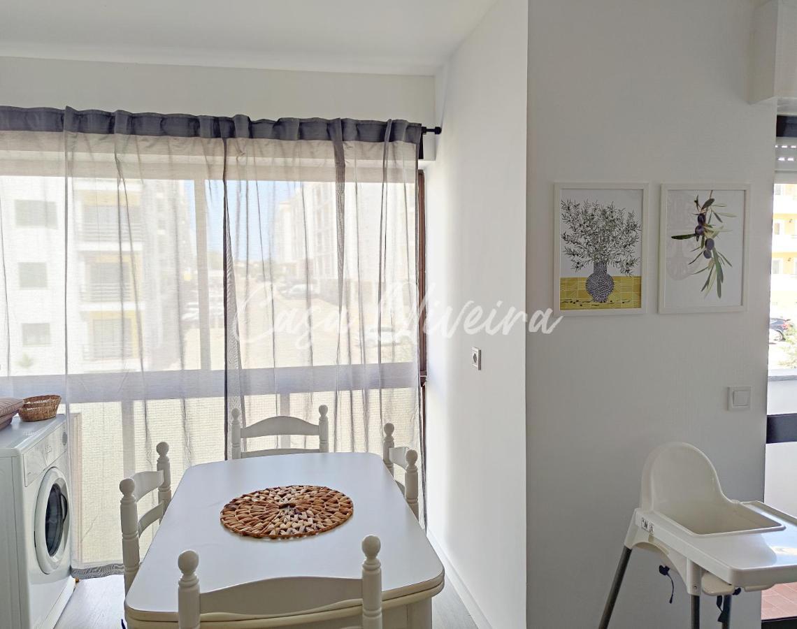Casa Oliveira - Sunny 2-Bed Retreat Steps From The Beach Armacao de Pera Exterior photo