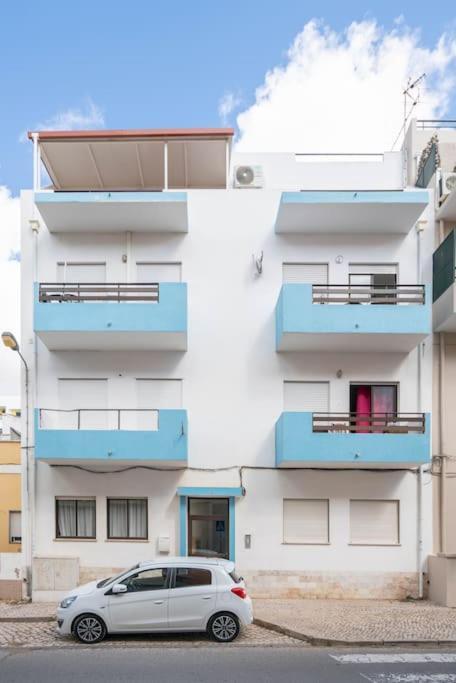 Casa Oliveira - Sunny 2-Bed Retreat Steps From The Beach Armacao de Pera Exterior photo