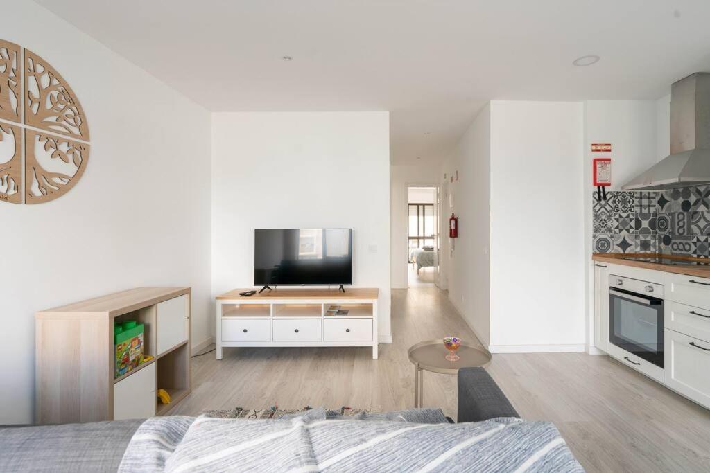 Casa Oliveira - Sunny 2-Bed Retreat Steps From The Beach Armacao de Pera Exterior photo
